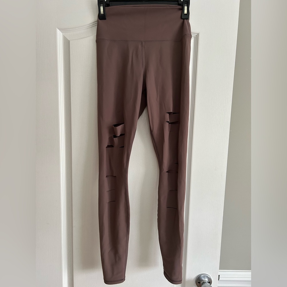 ALO Yoga Soft Taupe Leggings with Contrast Stitching